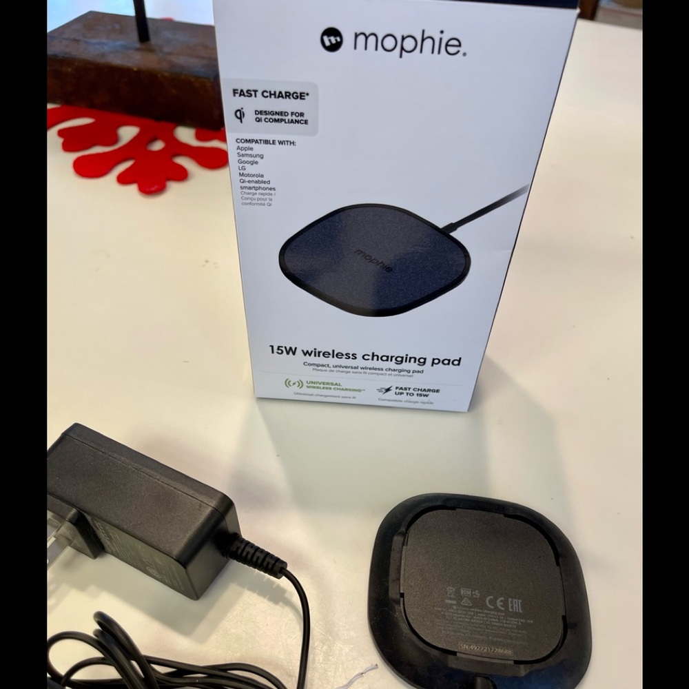 Mophie Wireless FastCharger NEW